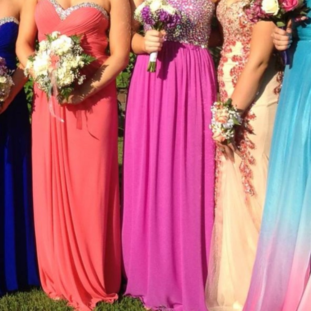 Prom Dress - Picture 4 of 8